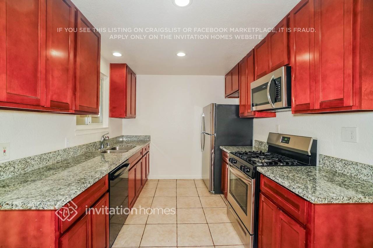 2124 Winafred St - Photo 6 of 17