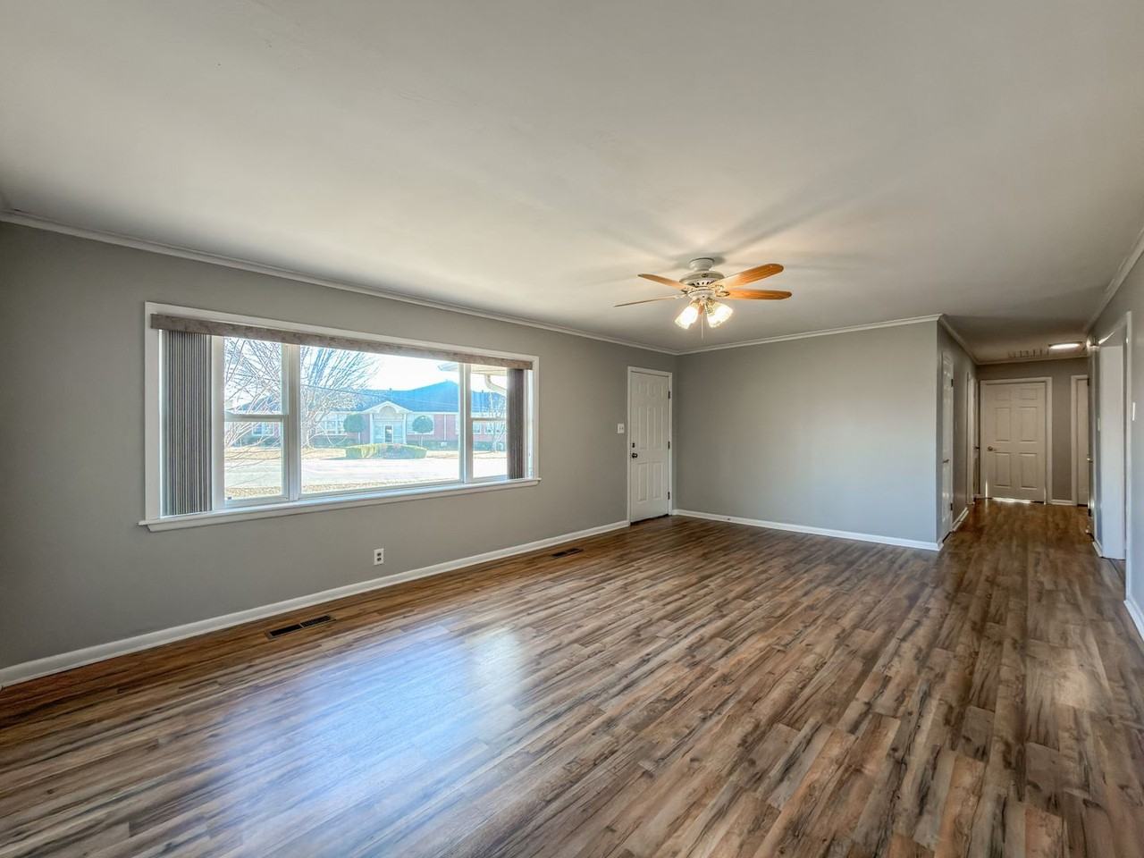 419 N Main St - Photo 3 of 18