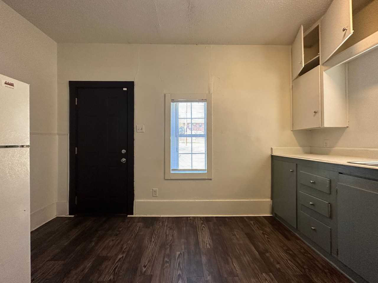 910 S 19th St #A - Photo 7 of 9