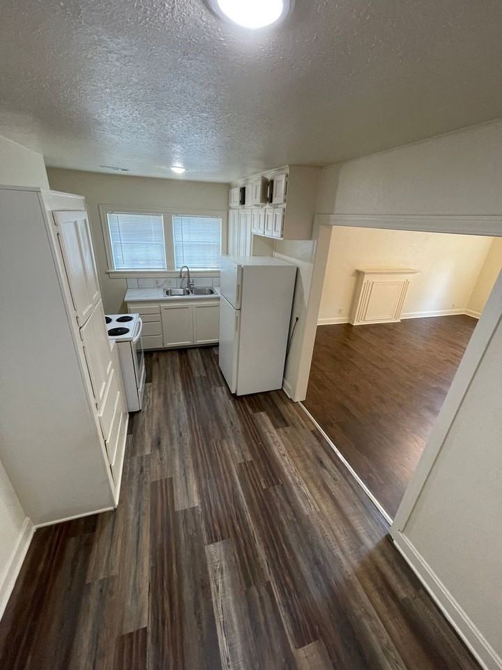 1013 S 25th St - Photo 5 of 16