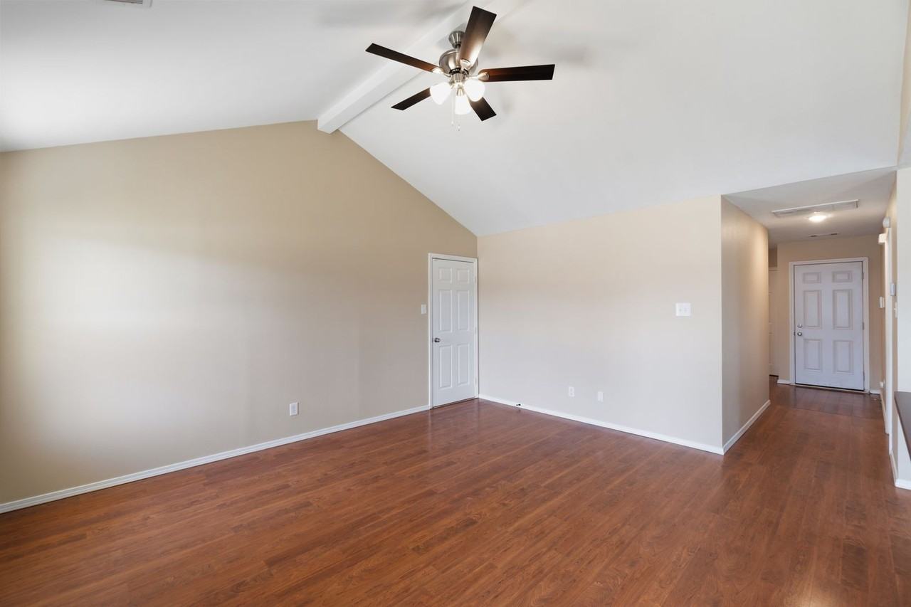 4219 Young St - Photo 3 of 18