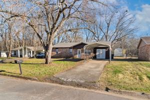 featured image of 909 Essex St