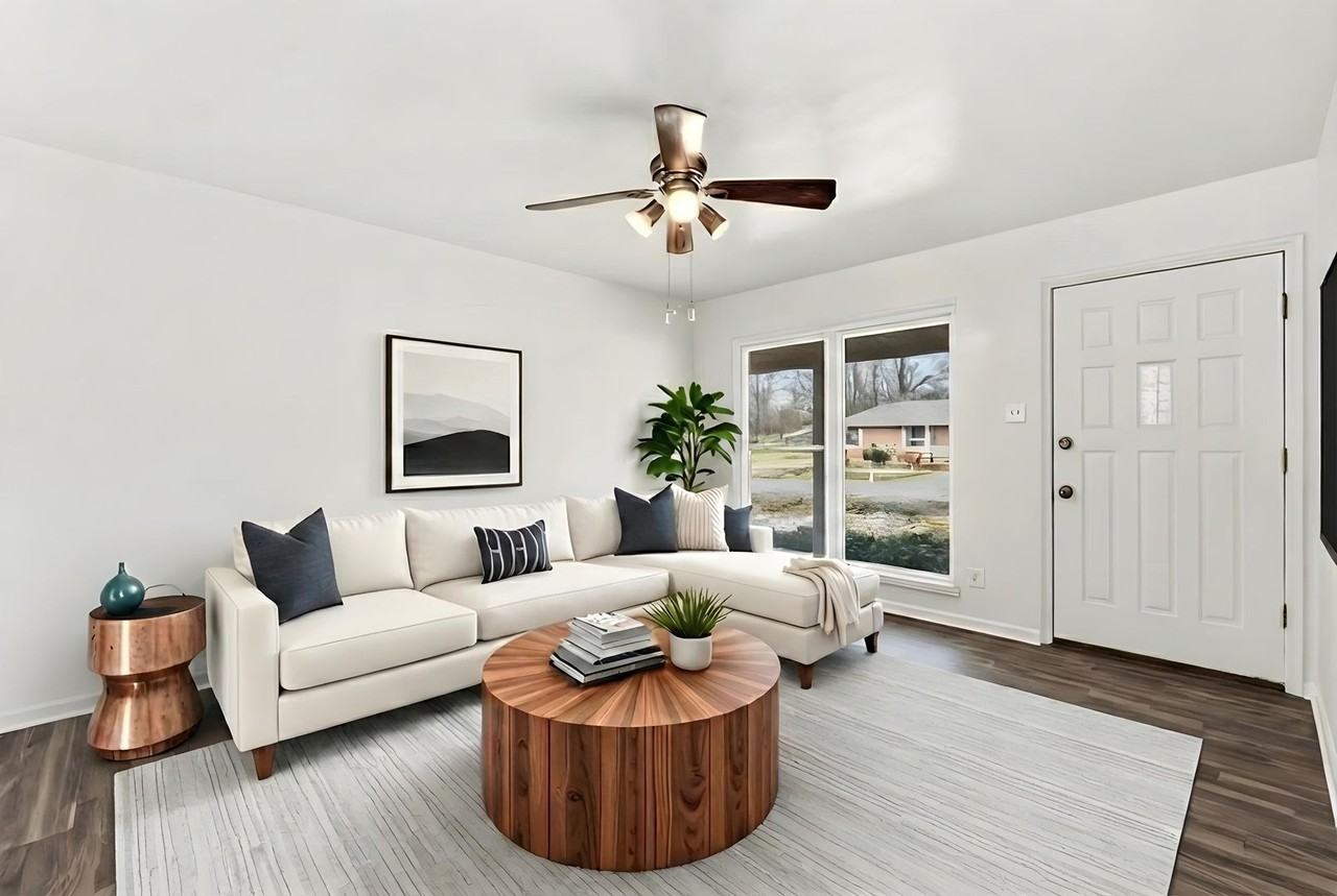 1606 Savannah Dr - Photo 3 of 23