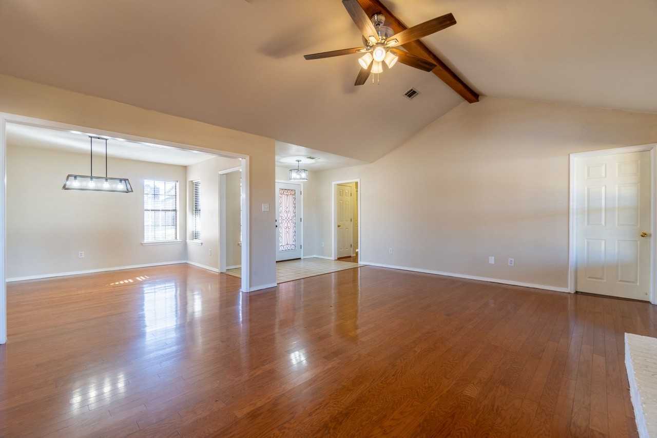 1505 N 9th St - Photo 4 of 21