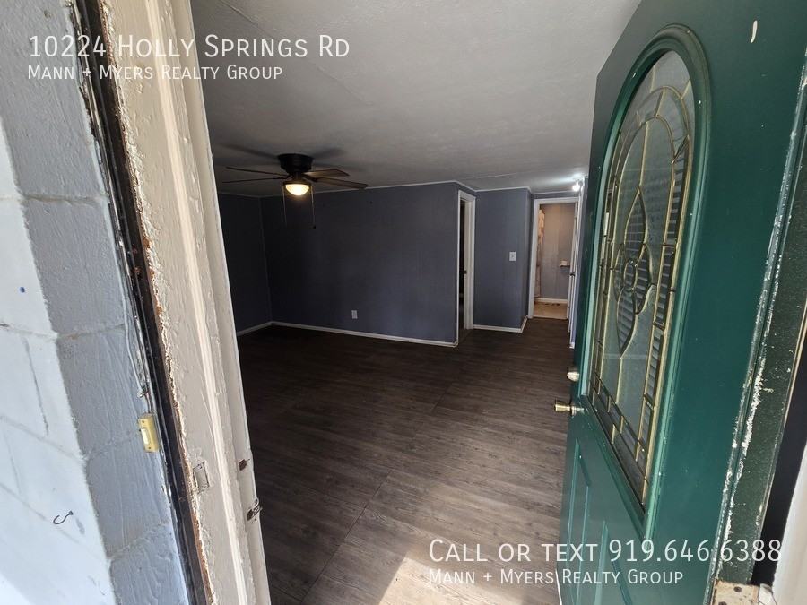 10224 Holly Springs Rd - Photo 4 of 27