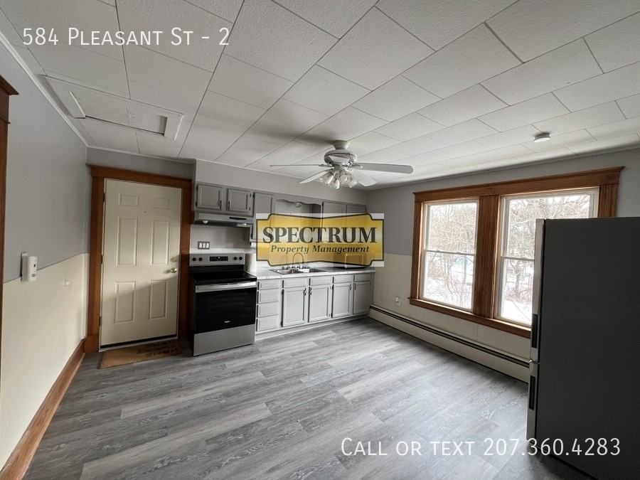 584 Pleasant St #2 - Photo 3 of 17