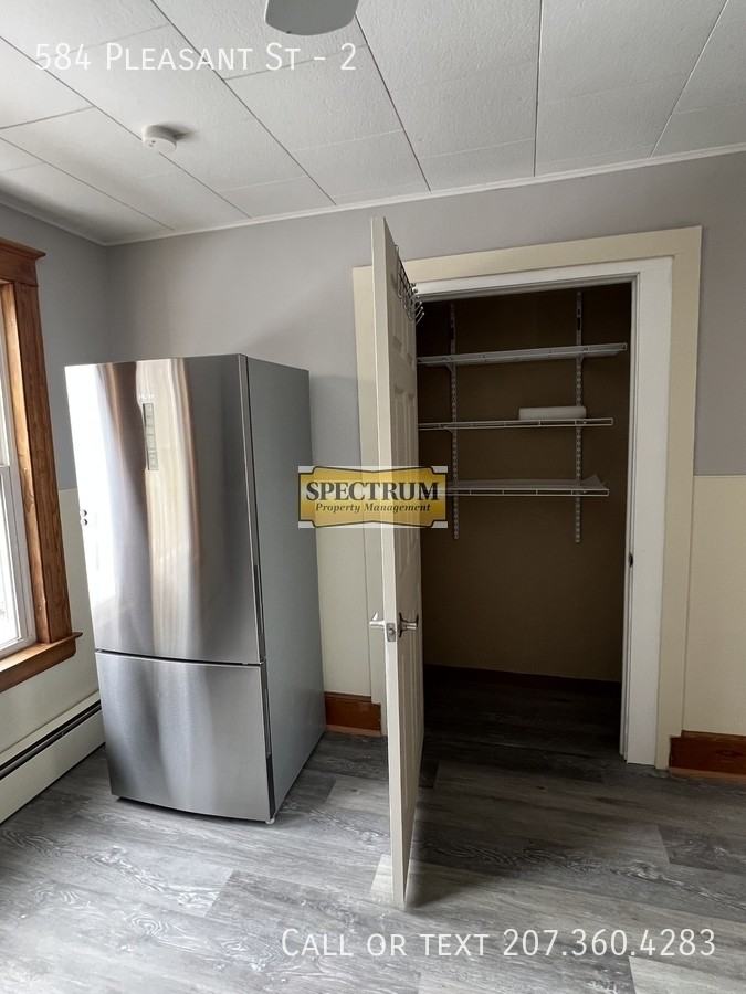 584 Pleasant St #2 - Photo 4 of 17