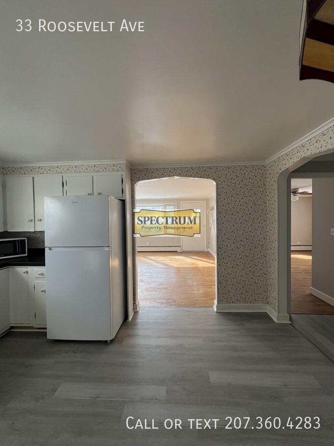 33 Roosevelt Ave - Photo 4 of 13