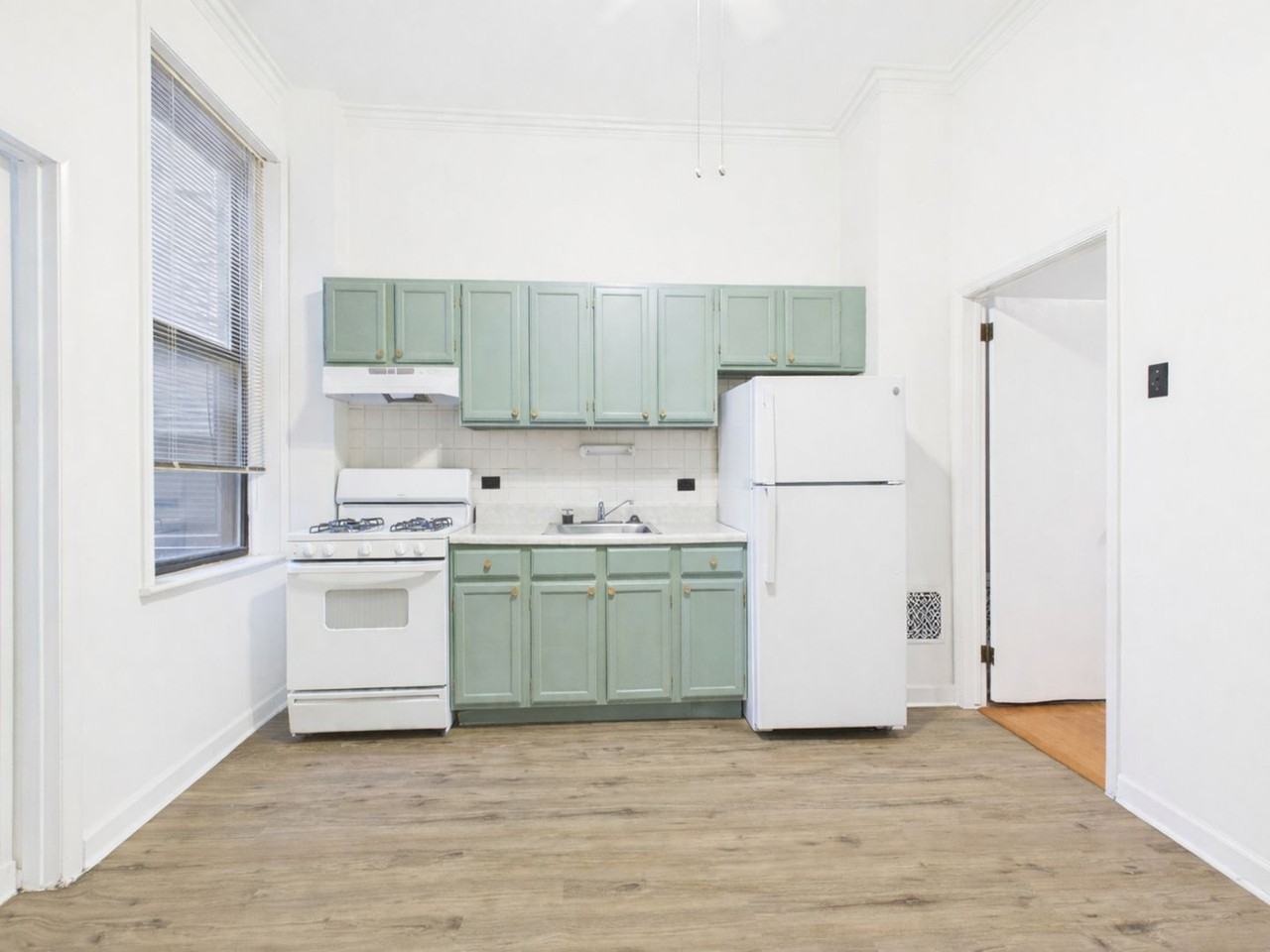 148 N 21st St - Photo 4 of 10