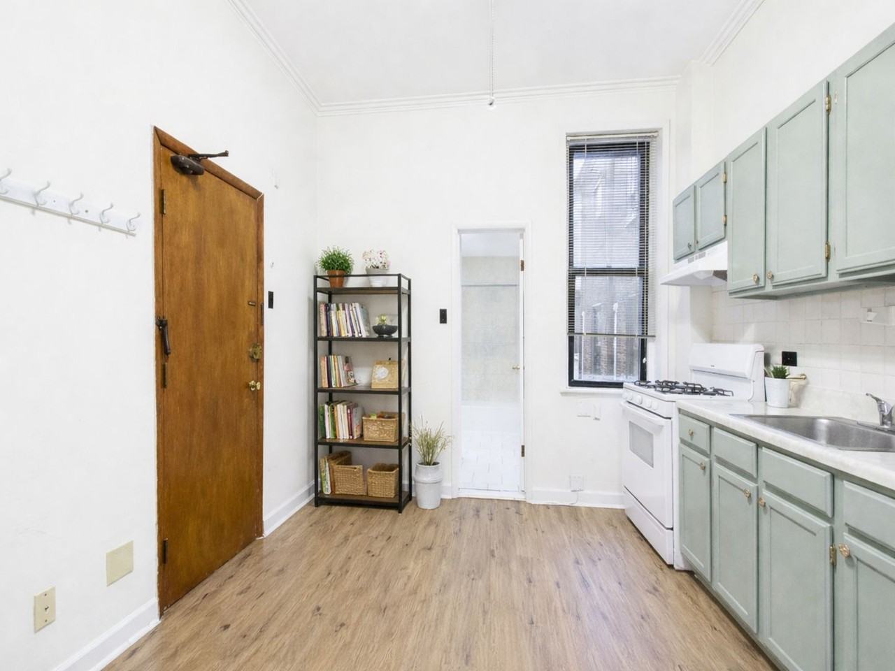 148 N 21st St - Photo 6 of 10