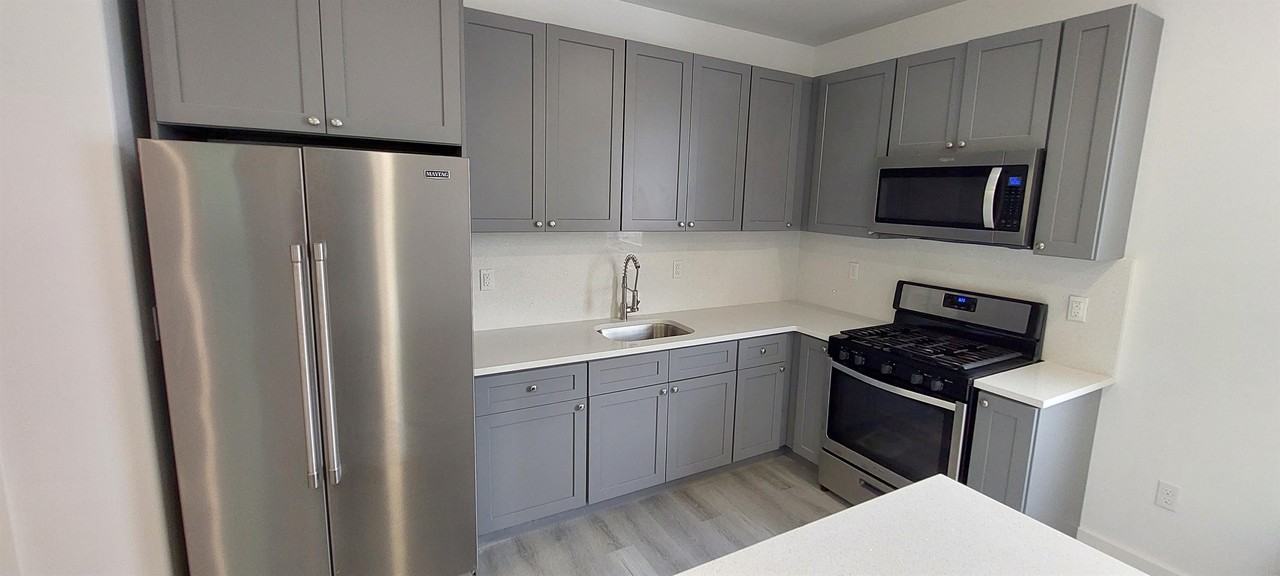 273 Oak StreetApartment # 301 #301 - Photo 4 of 10