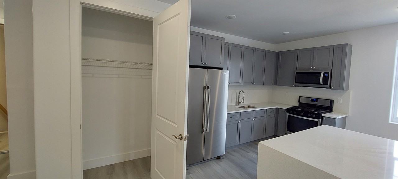 273 Oak StreetApartment # 301 #301 - Photo 5 of 10