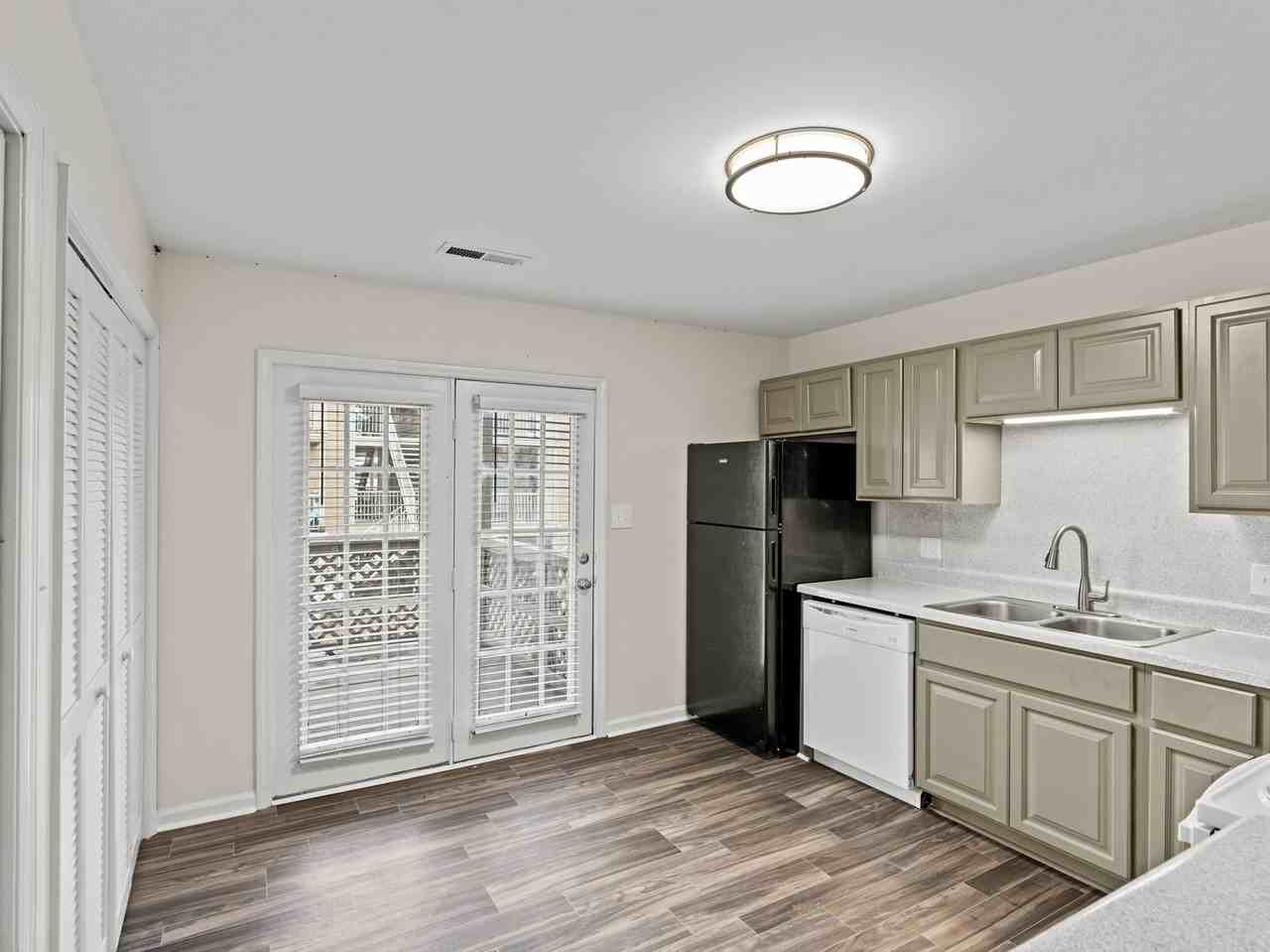 1806 Runnymead Ave Sw #201B - Photo 7 of 35