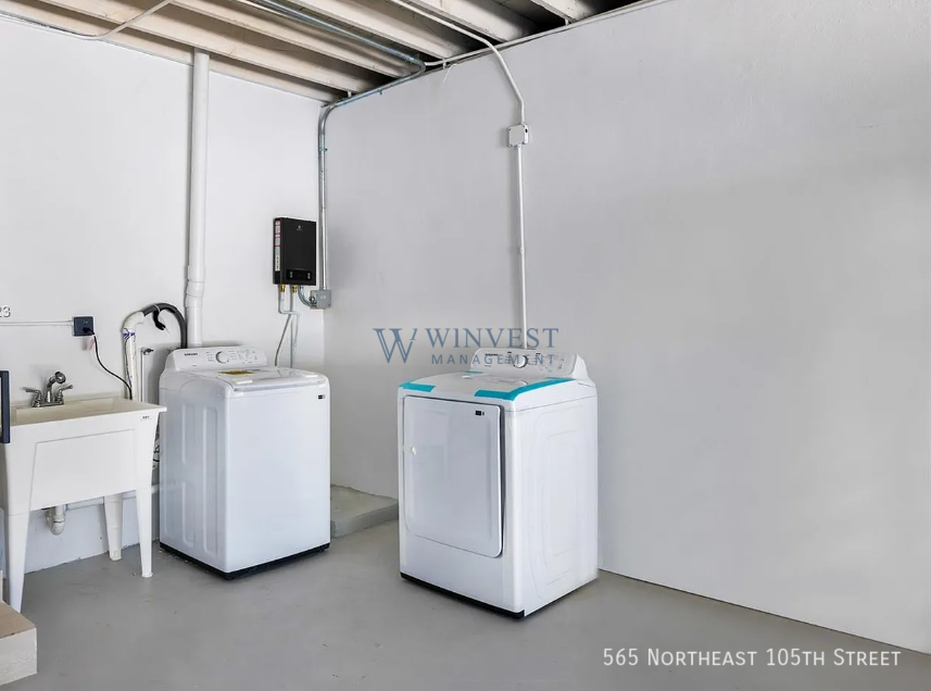 565 Ne 105th St - Photo 7 of 34