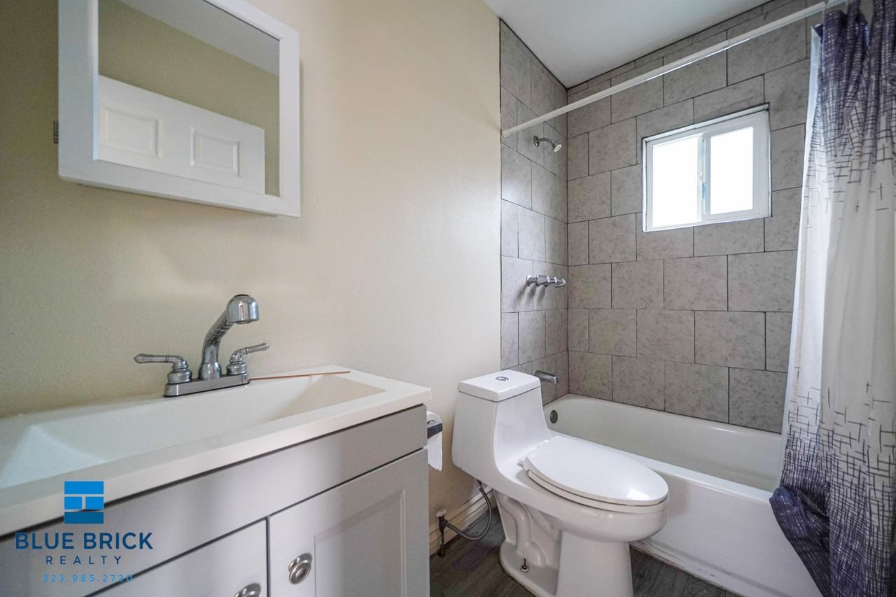 2440 1/2 Fairmount St #1A - Photo 6 of 11