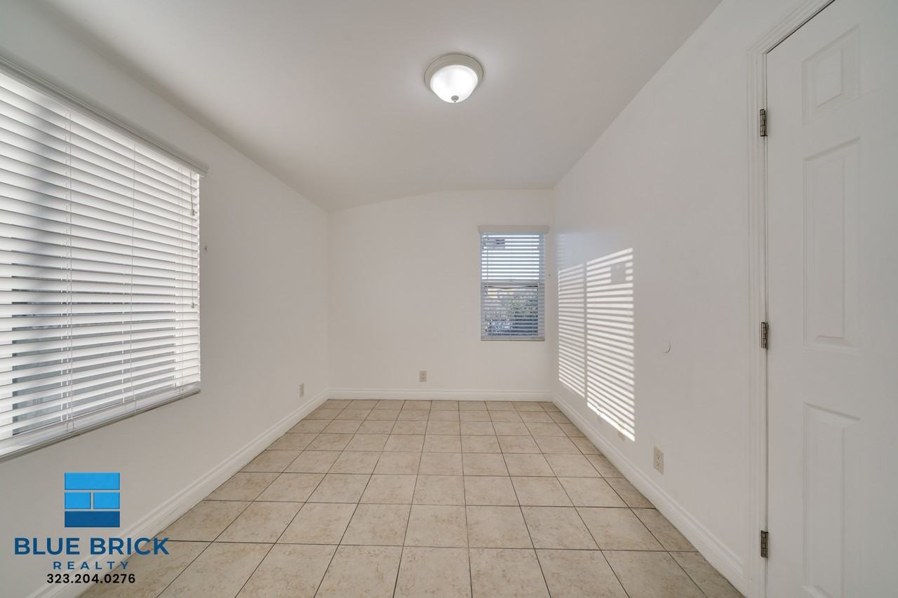 1719 W 35th Pl #4 - Photo 6 of 18