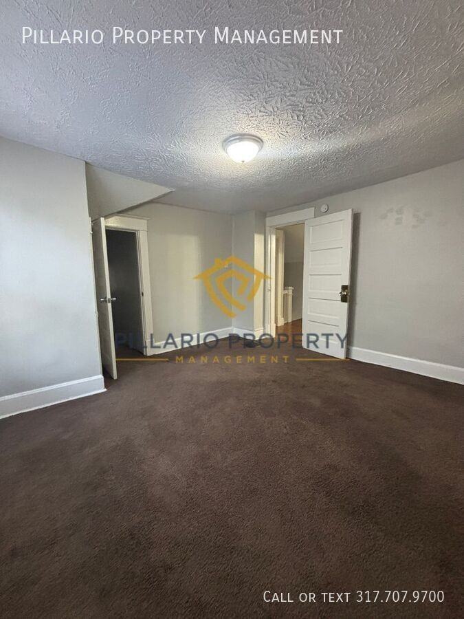 1025 W 35th St - Photo 3 of 19