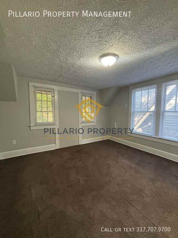 1025 W 35th St - Photo 5 of 19