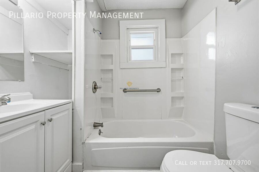 1210 S Sheffield Ave - Photo 5 of 18