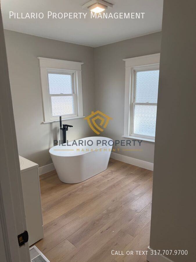 323 Lesley Ave - Photo 6 of 23