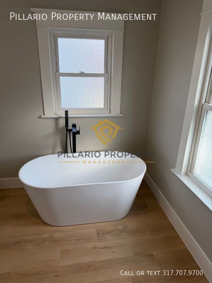 323 Lesley Ave - Photo 7 of 23