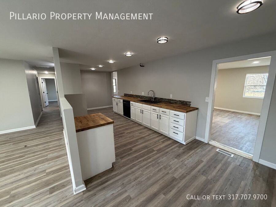 7903 Roseway Ct - Photo 4 of 13