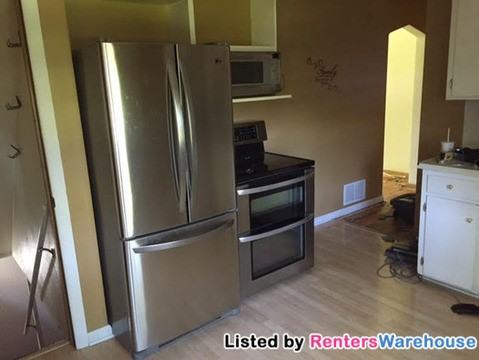 2327 17th Ave Nw - Photo 2 of 7