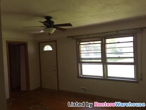 2327 17th Ave Nw - Photo 4 of 7