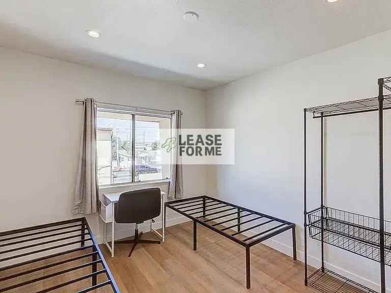 1281 W 38th St #38th - Photo 5 of 5