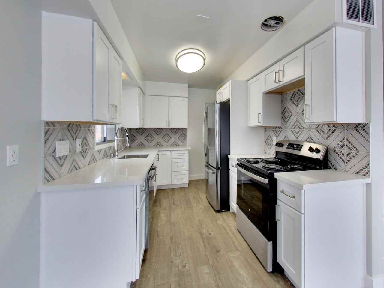 311 Lester Ave #12 - Photo 7 of 28