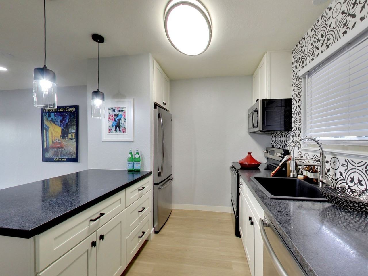281 Macarthur Blvd #102 - Photo 5 of 18