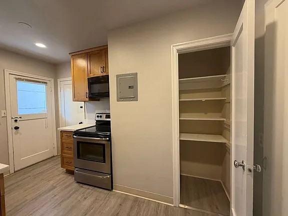 33 Home Pl E #A - Photo 5 of 10