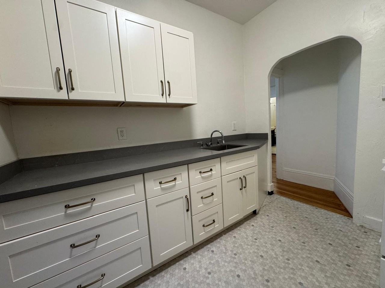 565 Geary St #306 - Photo 5 of 7