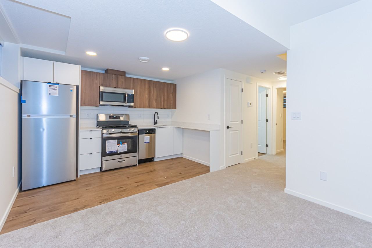 12307 121 Ave Nw Bsmt #12307BS - Photo 2 of 14