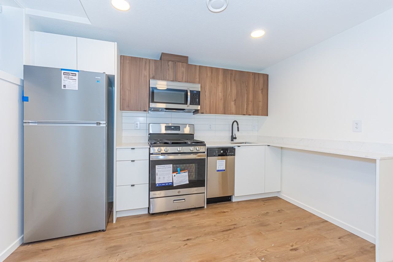 12307 121 Ave Nw Bsmt #12307BS - Photo 3 of 14