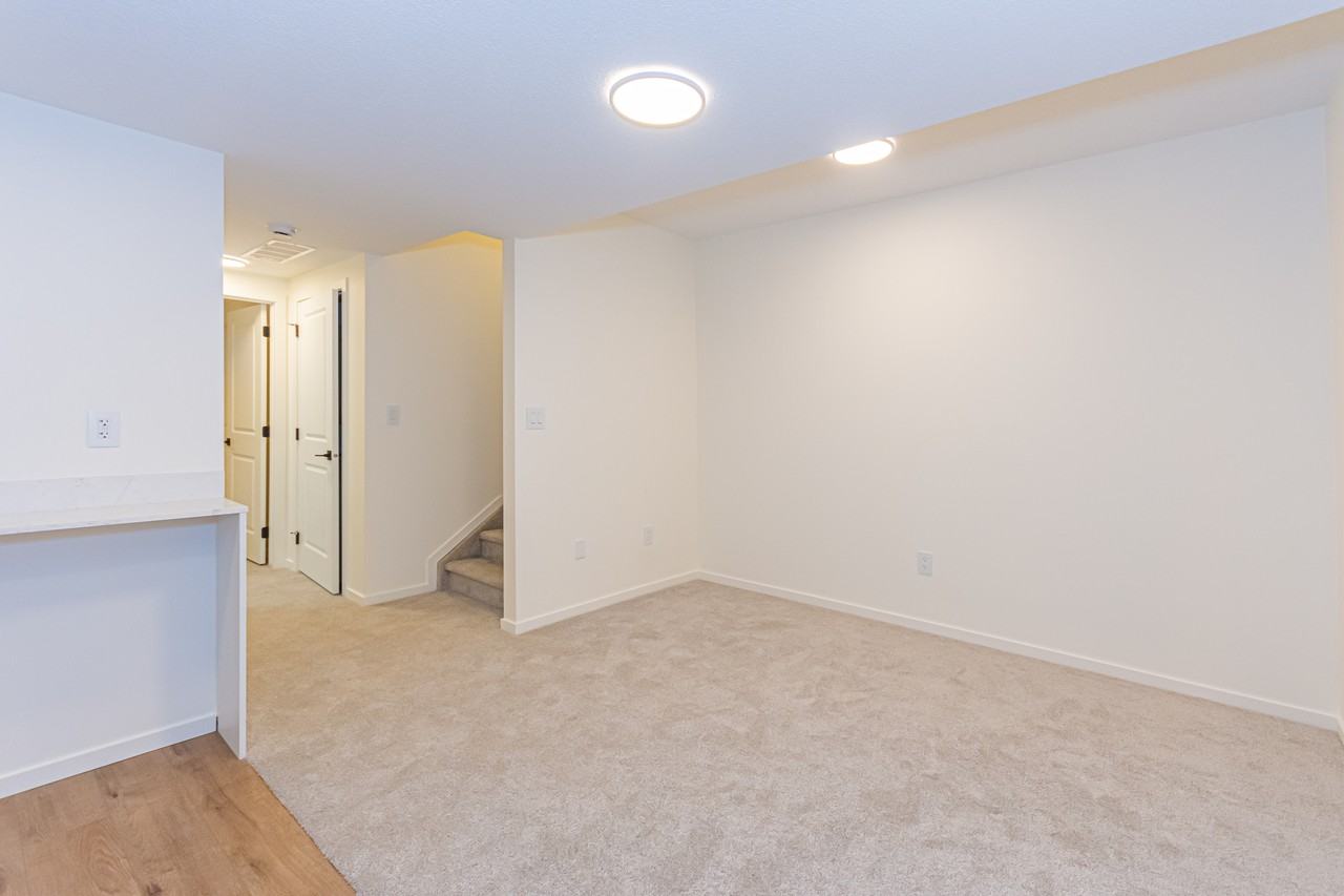 12307 121 Ave Nw Bsmt #12307BS - Photo 4 of 14