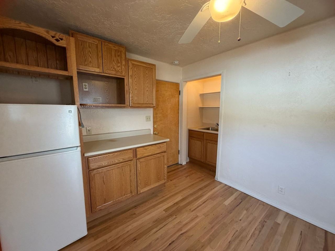 2910 Junction St - Photo 7 of 13