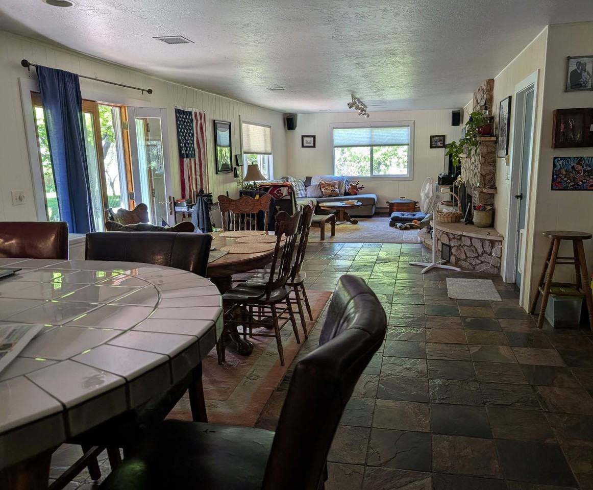 3894 County Road 203 - Photo 4 of 14