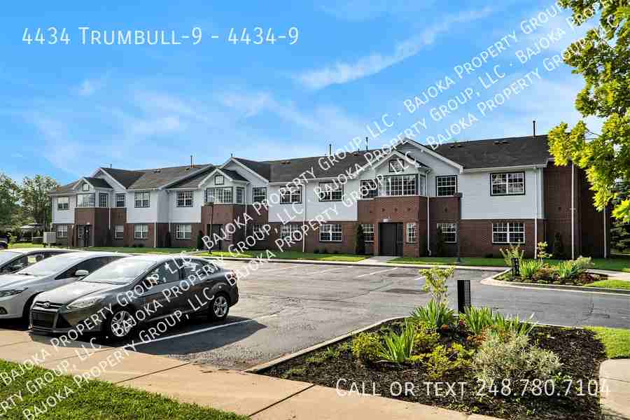 4434 Trumbull-9 #4434-9 - Photo 2 of 21