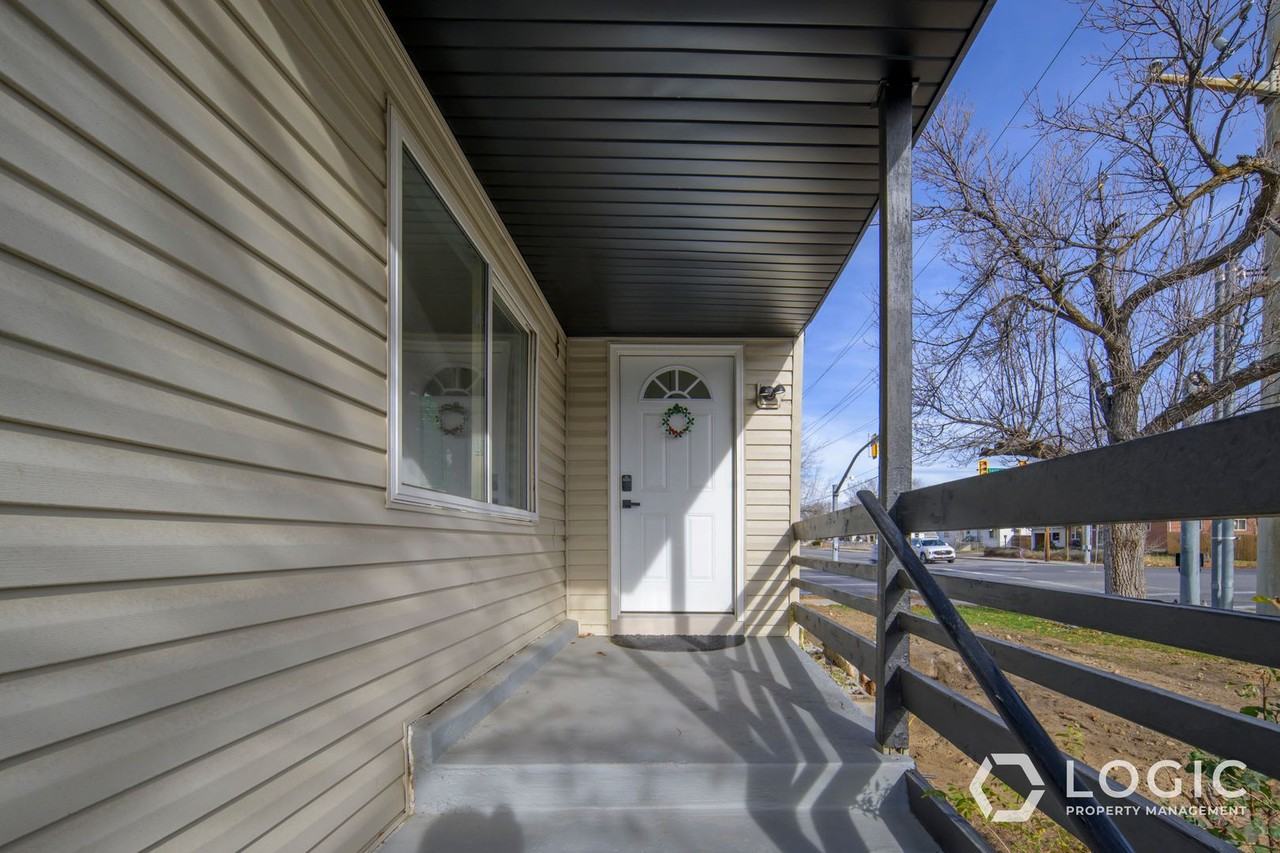 7808 S 1000 E - Photo 4 of 20