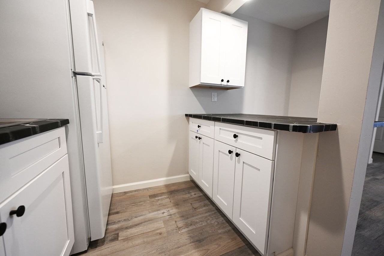 227 Hillside Cir #5 - Photo 5 of 16