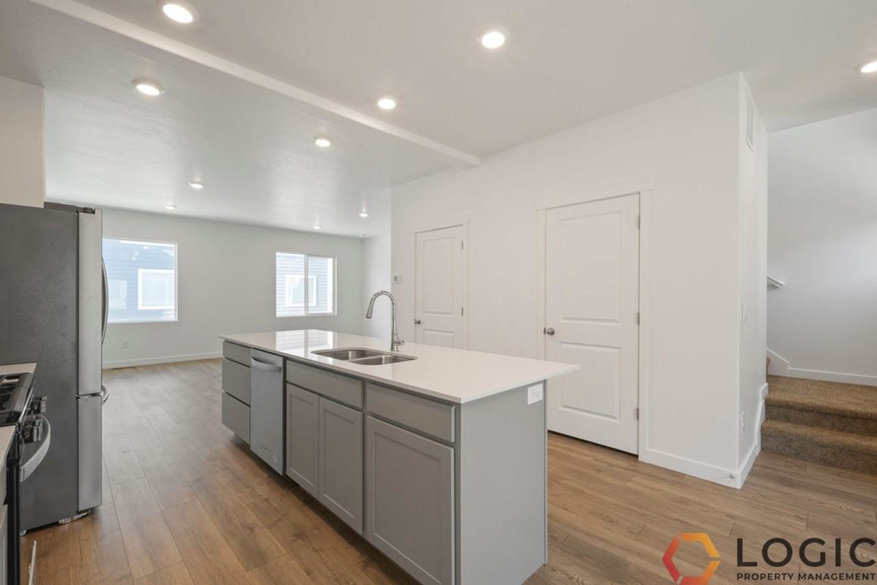 3948 N Eagle Point Ln - Photo 4 of 23