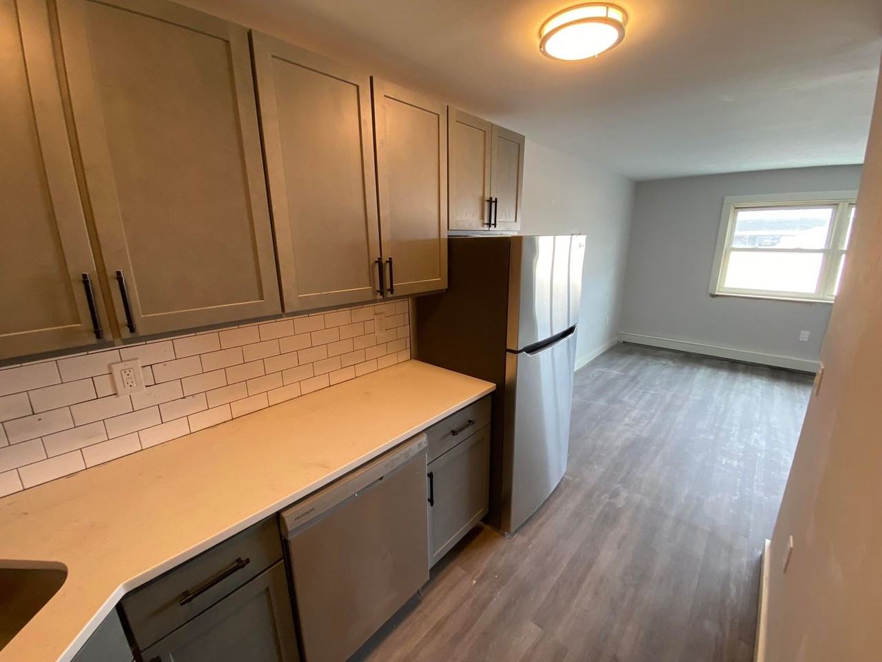 220 4th Ave - Photo 7 of 14