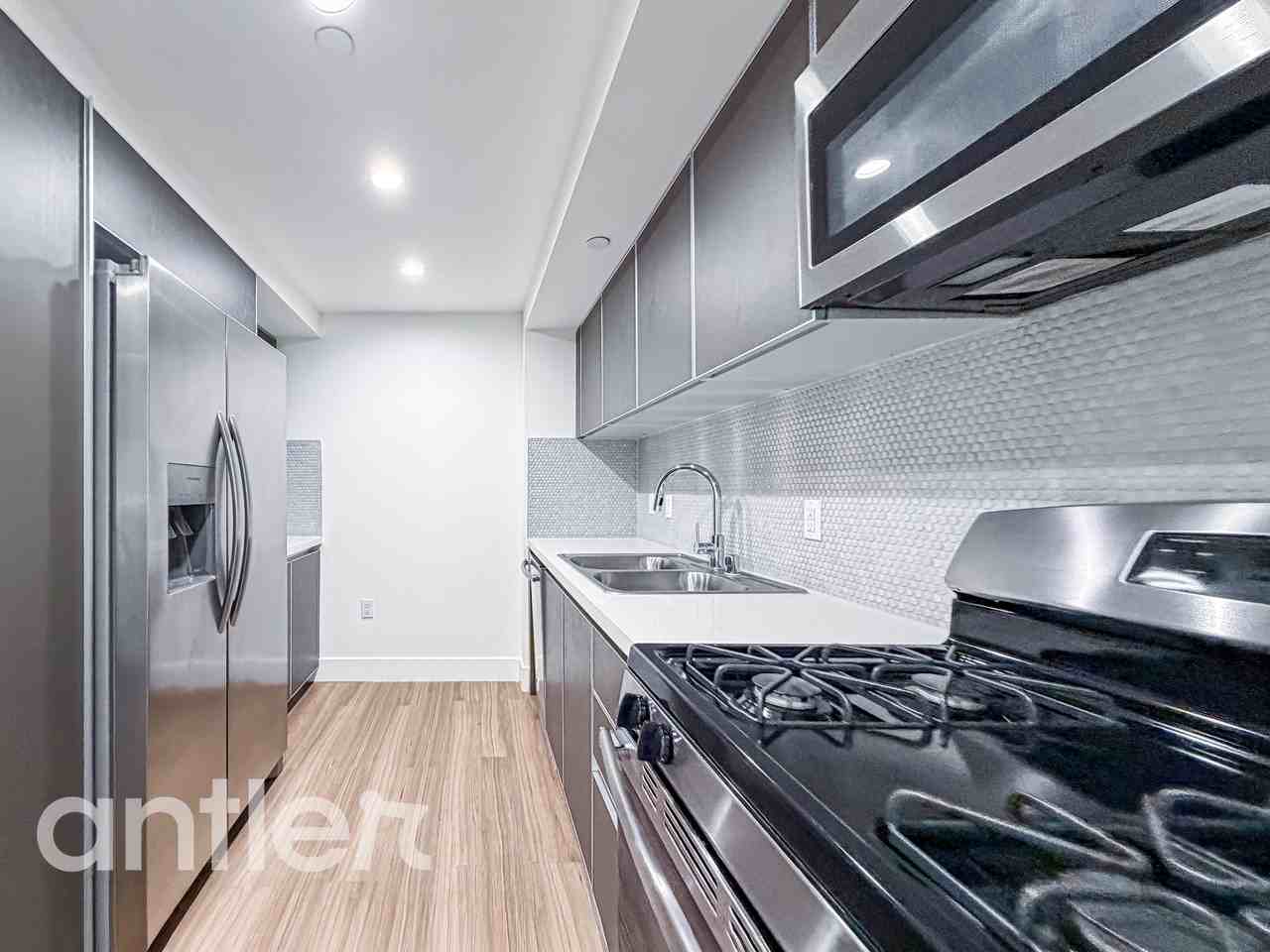 1538 Purdue Ave #404 - Photo 2 of 25