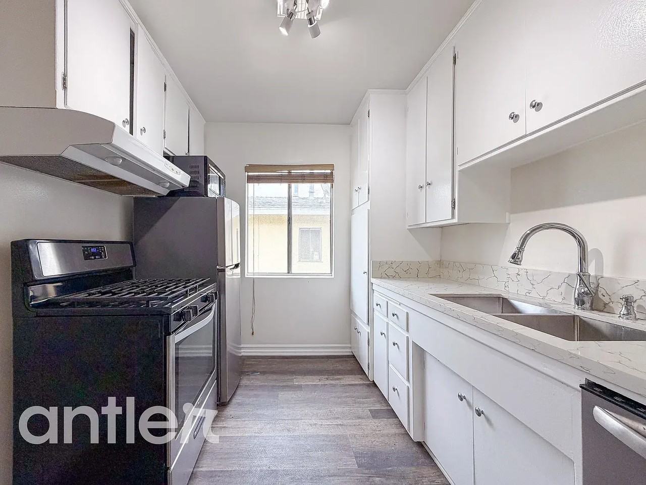 DICKENS & #8 - Photo 3 of 10