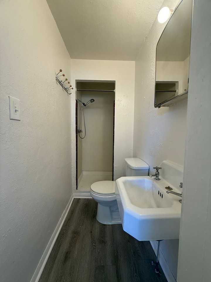 626 E Hills Rd #626 - Photo 5 of 8