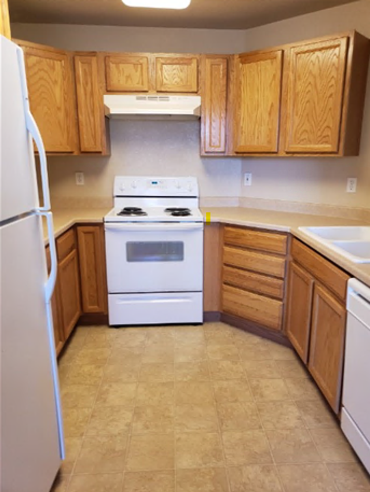 3011 Mandalay Grv #7 - Photo 3 of 6