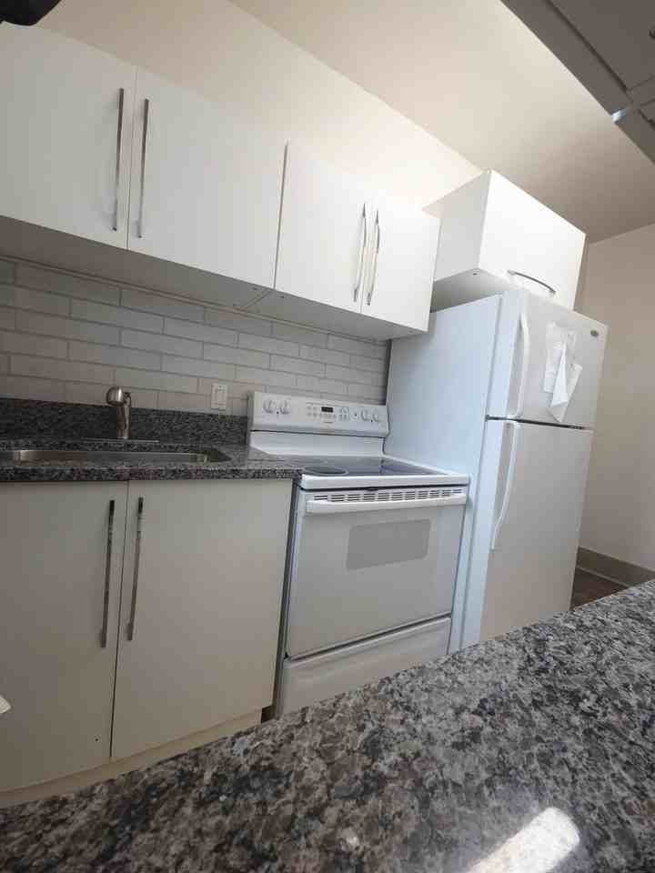 1000 Carteret Ave #3 - Photo 6 of 32