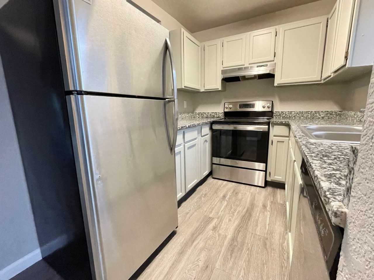 219 N Race St #C - Photo 3 of 27