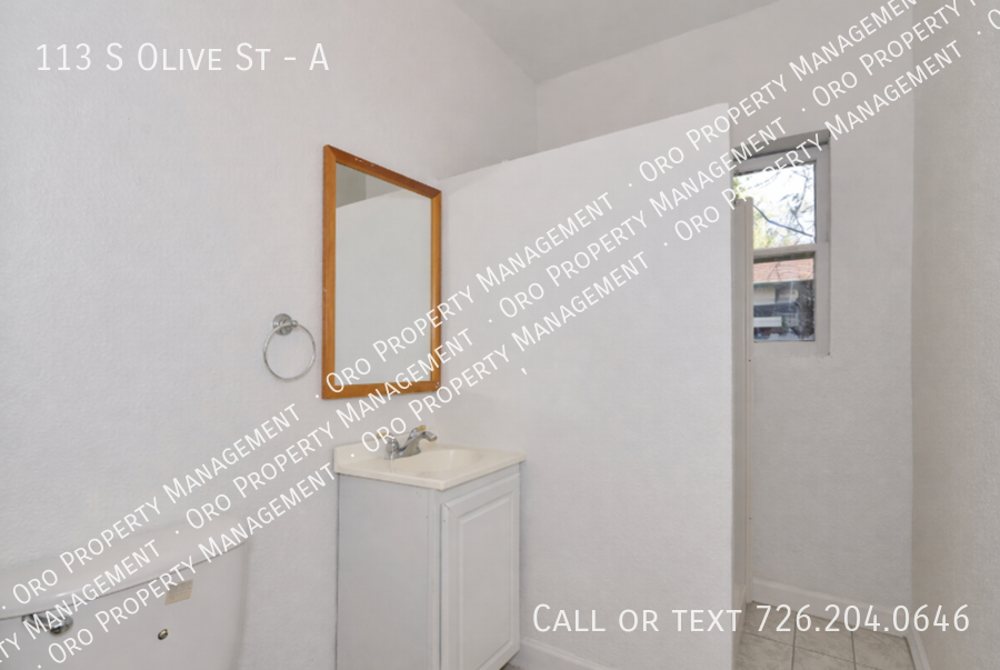 113 S Olive St #A - Photo 6 of 9